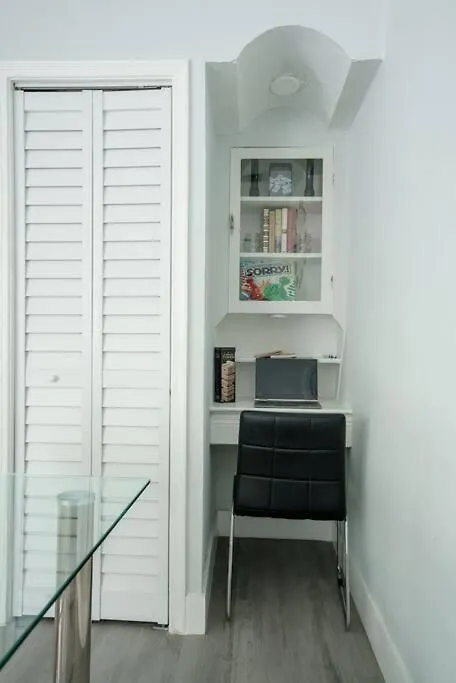 Διαμέρισμα Hot Tub, Games & King Bed - 8min From Airport, & Dt