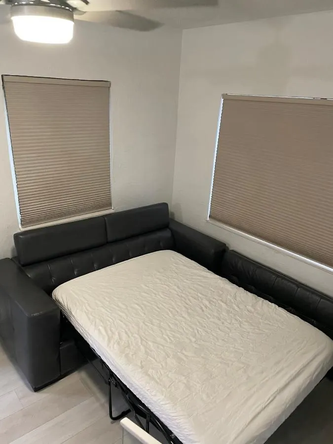 Comfortable Modern Apartment- Location. Apartment
