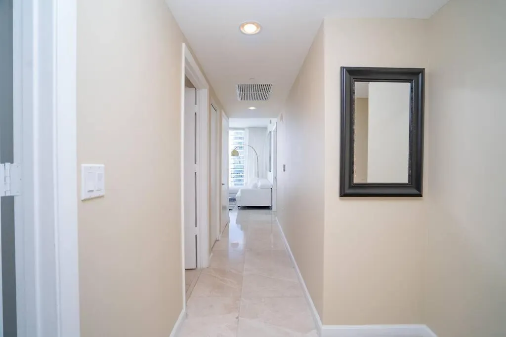 High Floor Unit At Icon W Apartament