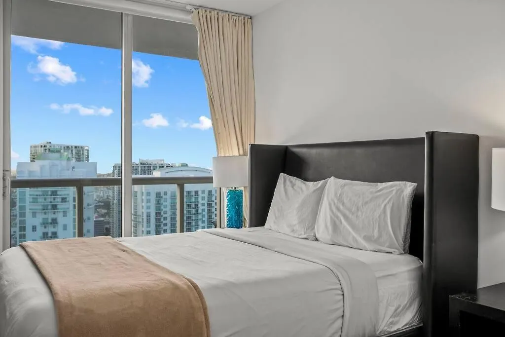 High Floor Unit At Icon W Apartament Miami