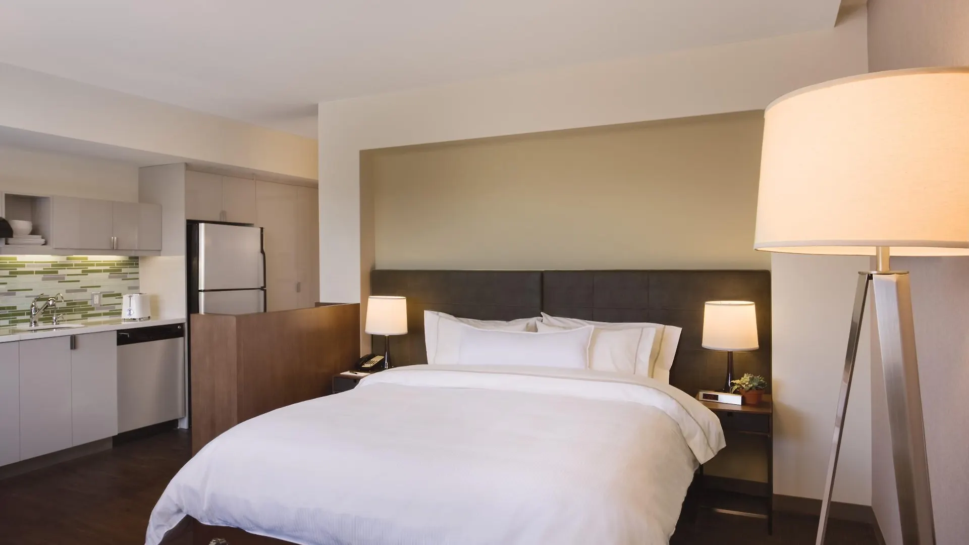 Hotel Element International Airport