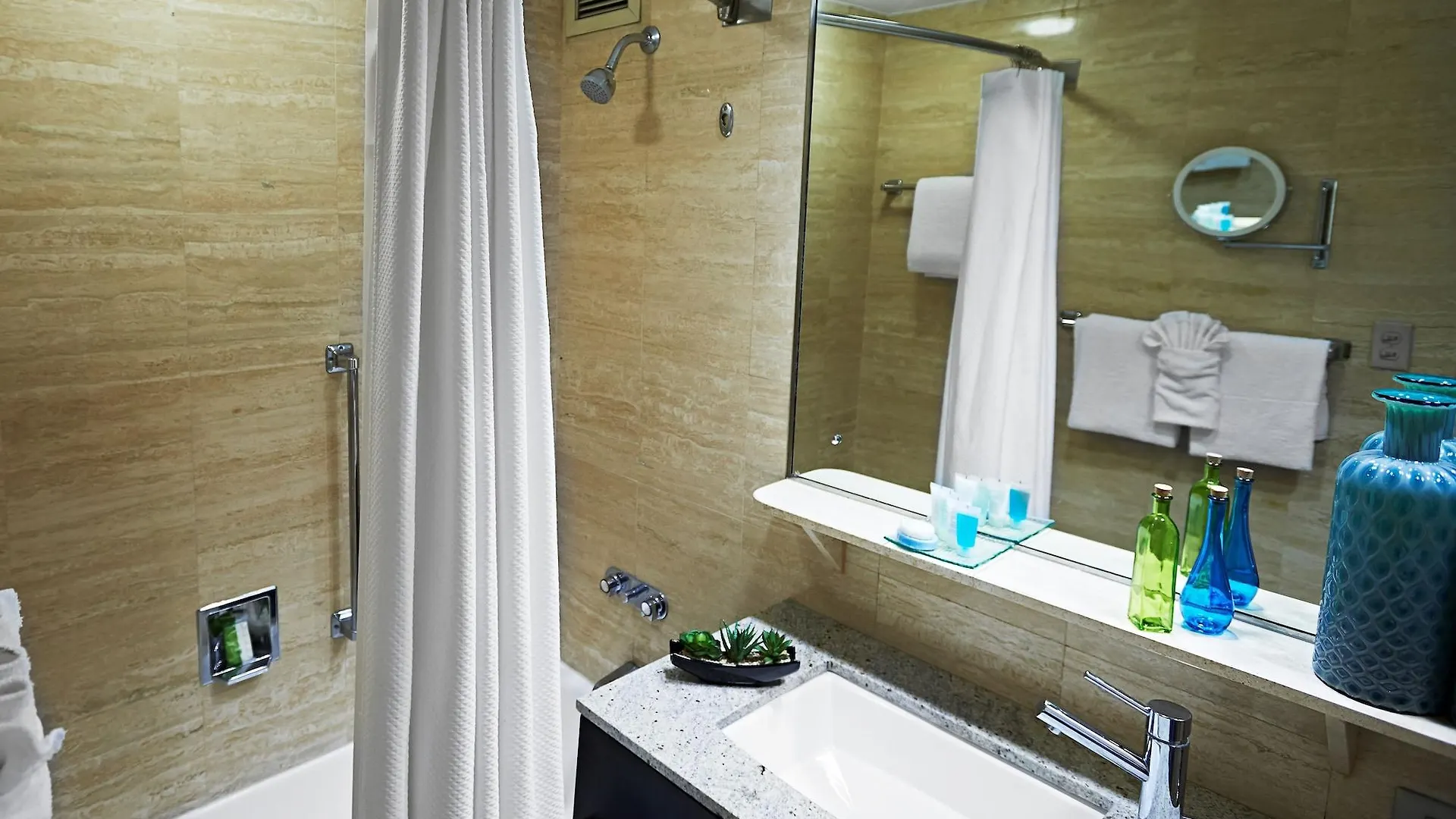 International Airport Hotel 3*