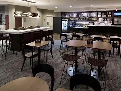 Courtyard By Marriott Miami At Dolphin Mall Hotel