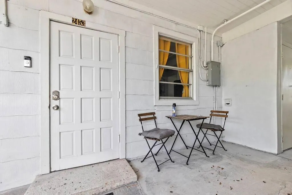 Intimate Casita Mia Minutes Away From Airport, Calle 8, Brickell, Coral Gables, The And More! Vila Miami