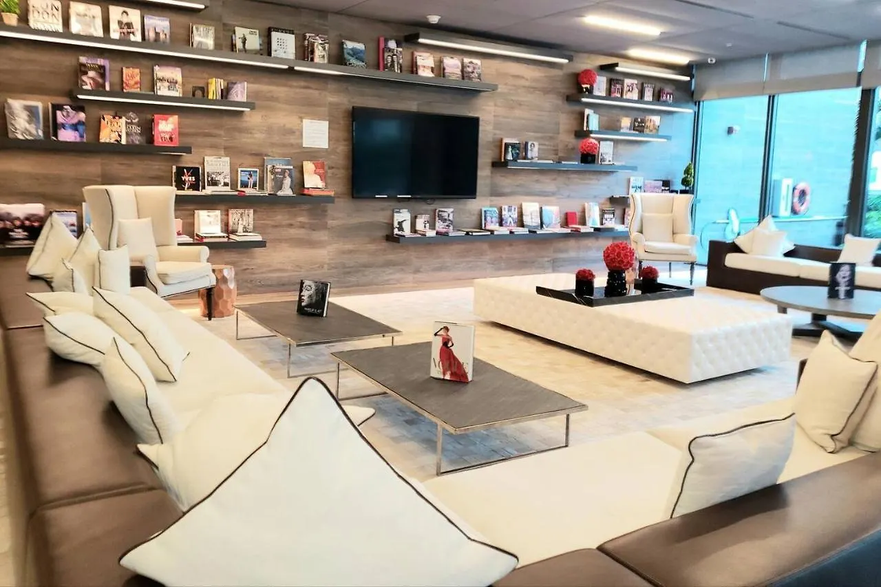 Amazing Located In Upscale-prime Location. Walking Distance To Restaurant アパート *