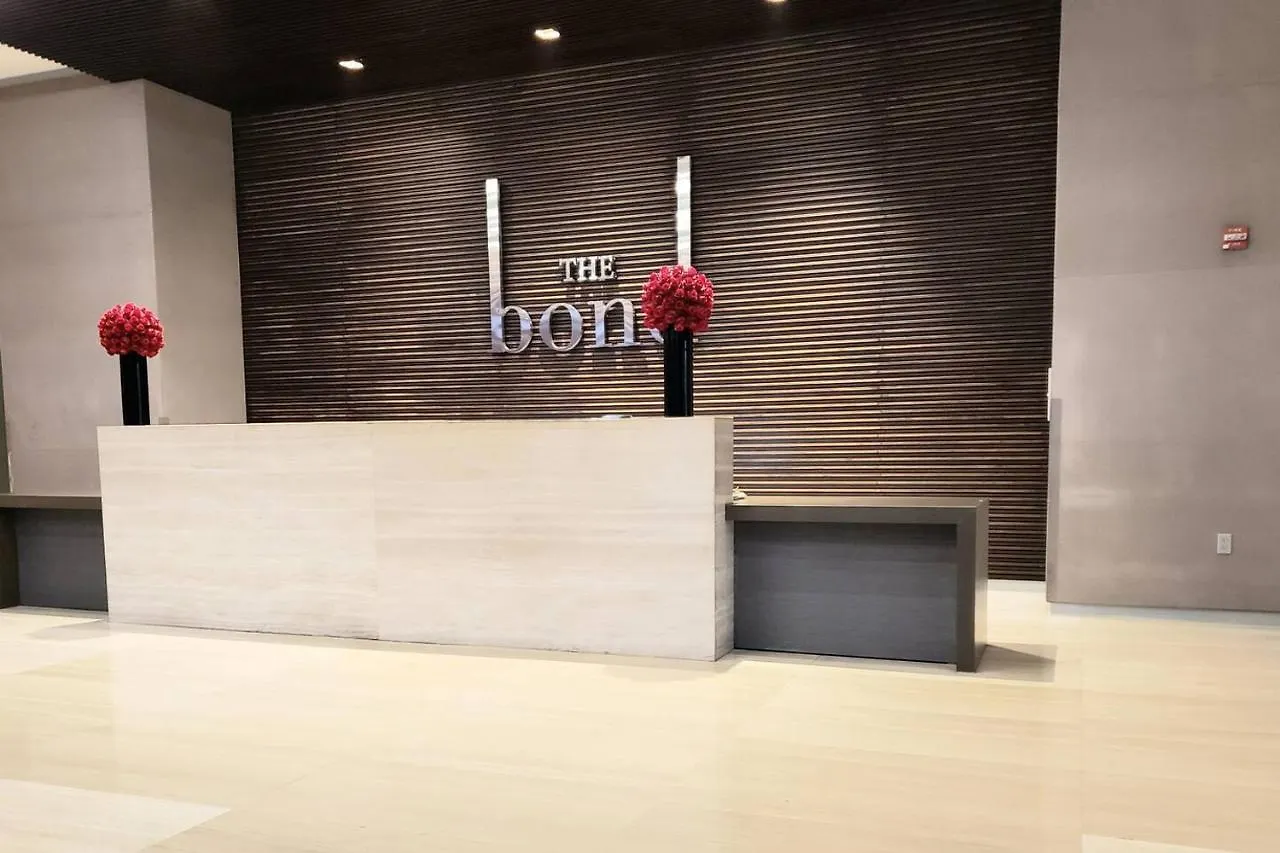 Amazing Located In Upscale-prime Location. Walking Distance To Restaurant アパート マイアミ