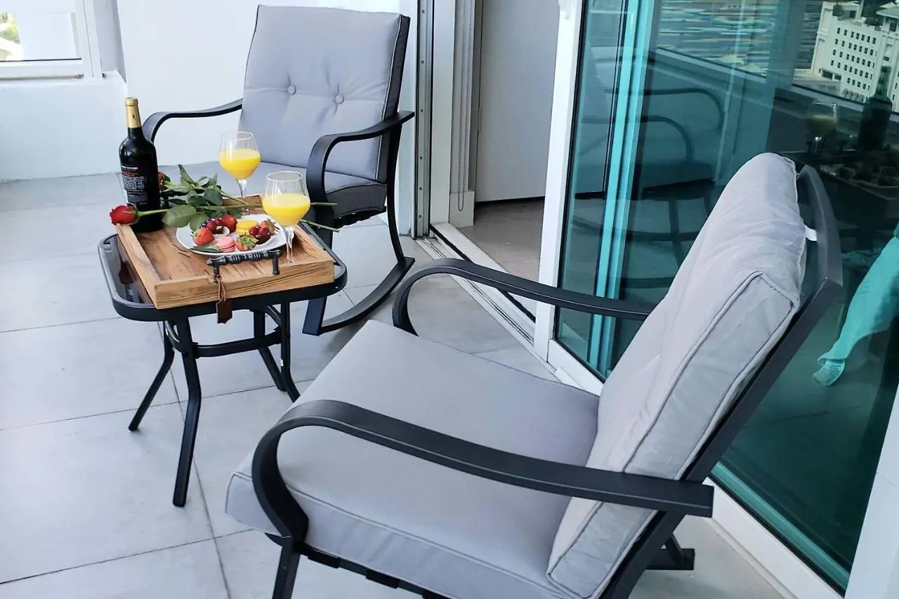 Amazing Located In Upscale-prime Location. Walking Distance To Restaurant アパート *