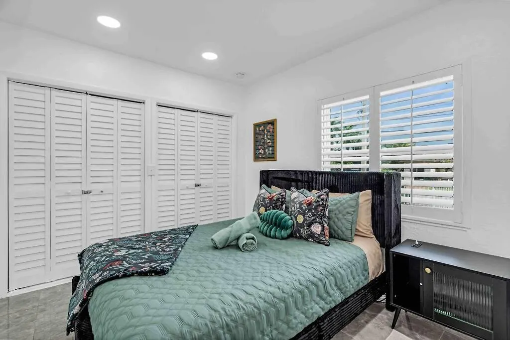 Miami Luxury Home! Next To Miami Airport And Beach