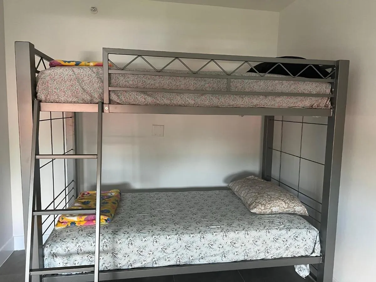 Airport Guest Suites Hostel Miami