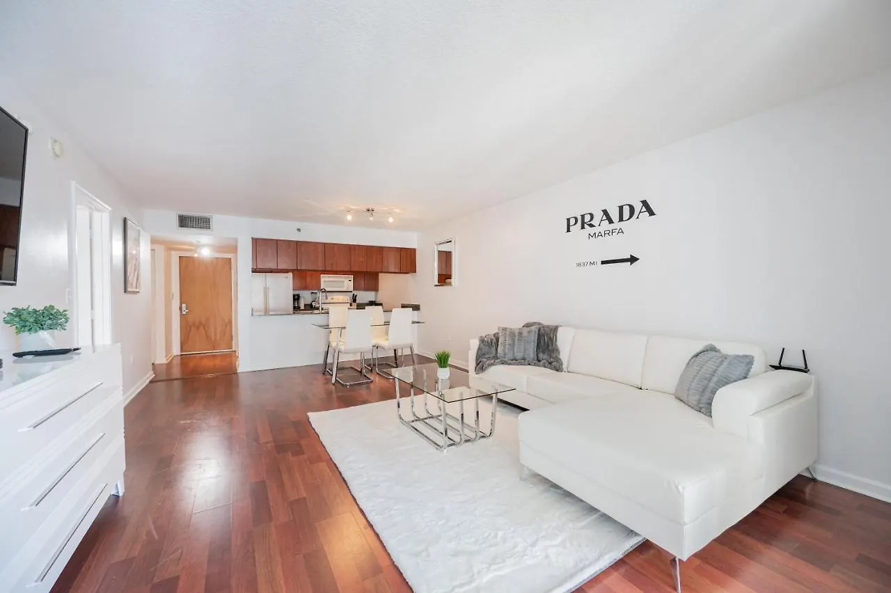 Amazing Brickell Unit With Views & Free Parking *