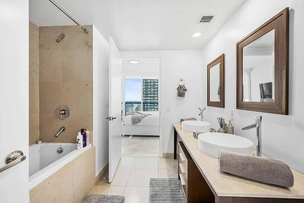 Apartment Icon & W Waterfront 22nd Floor