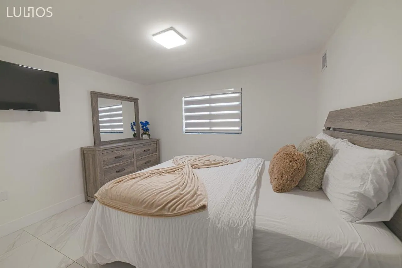 Modern 6 Bedroom With Pool And Bbq In L34 Hébergement de vacances Miami