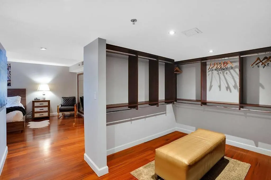Wait N' Sea! Direct Water Views, Steps From Pool! Appartement Miami