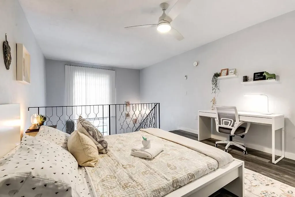 Airport Loft 1b Full Kitchen Virg 10 *