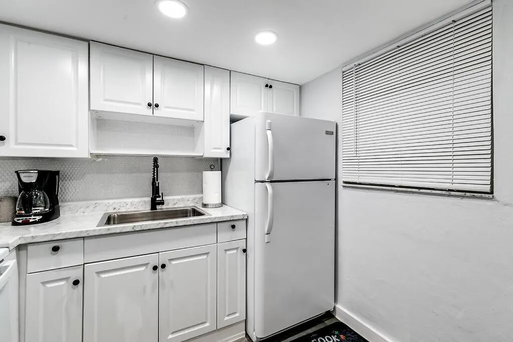 Airport Loft 1b Full Kitchen Virg 10 公寓 *