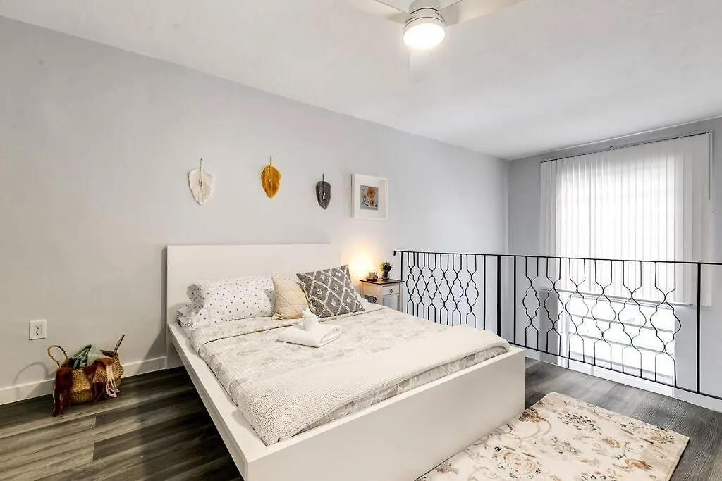 Airport Loft 1b Full Kitchen Virg 10 *
