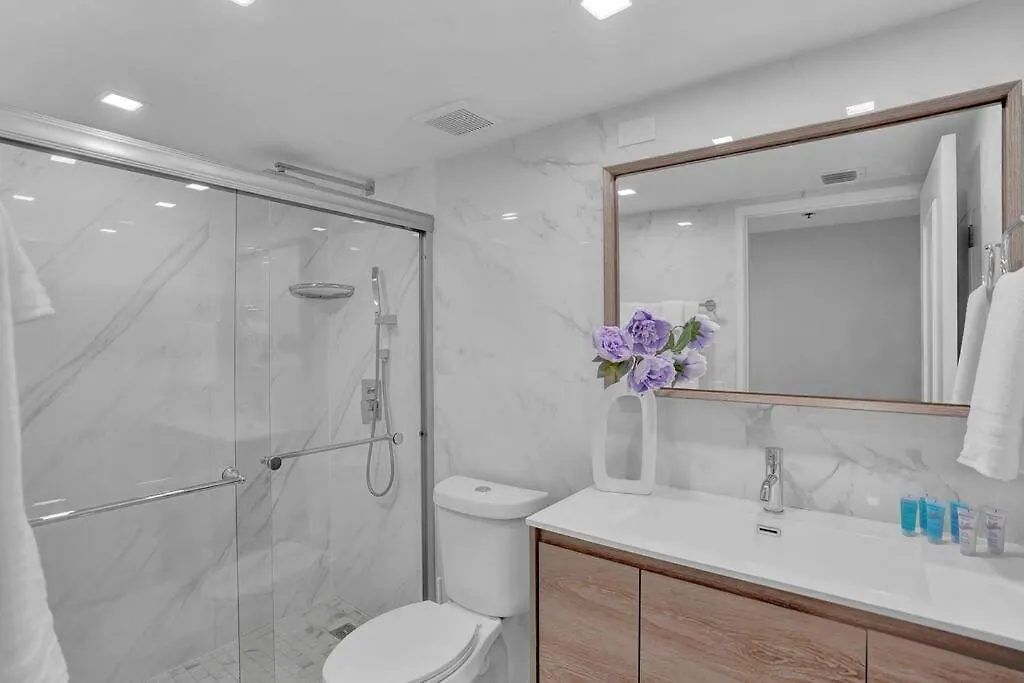 Paradise Found! Skyline And Water Views! Apartament Miami