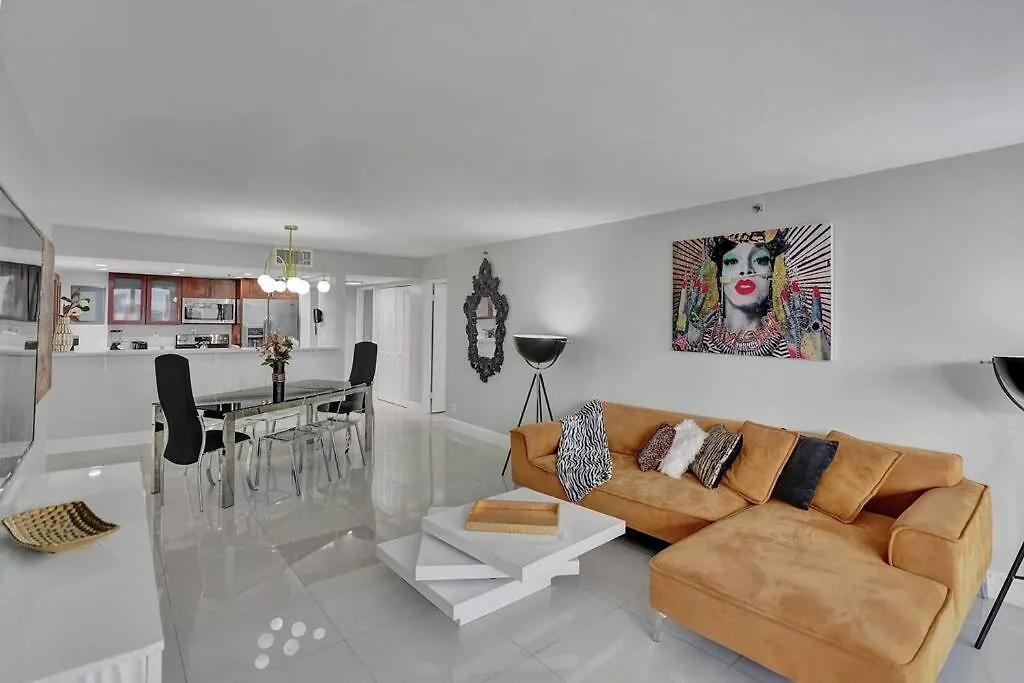 Paradise Found! Skyline And Water Views! Apartament Miami
