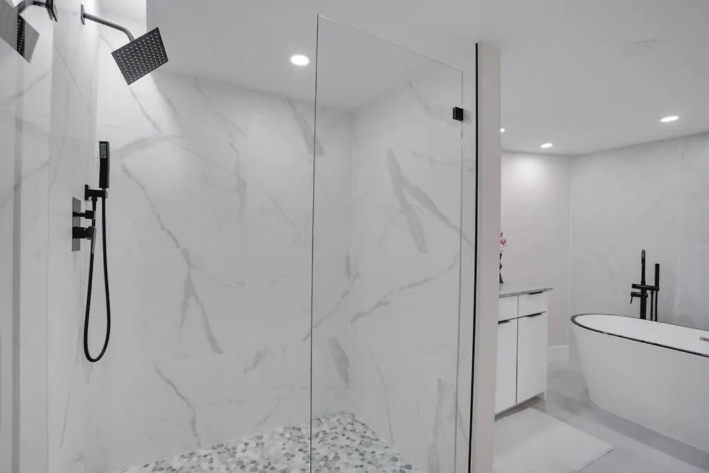 Superstar! Penthouse With Water And Park Views! Appartement