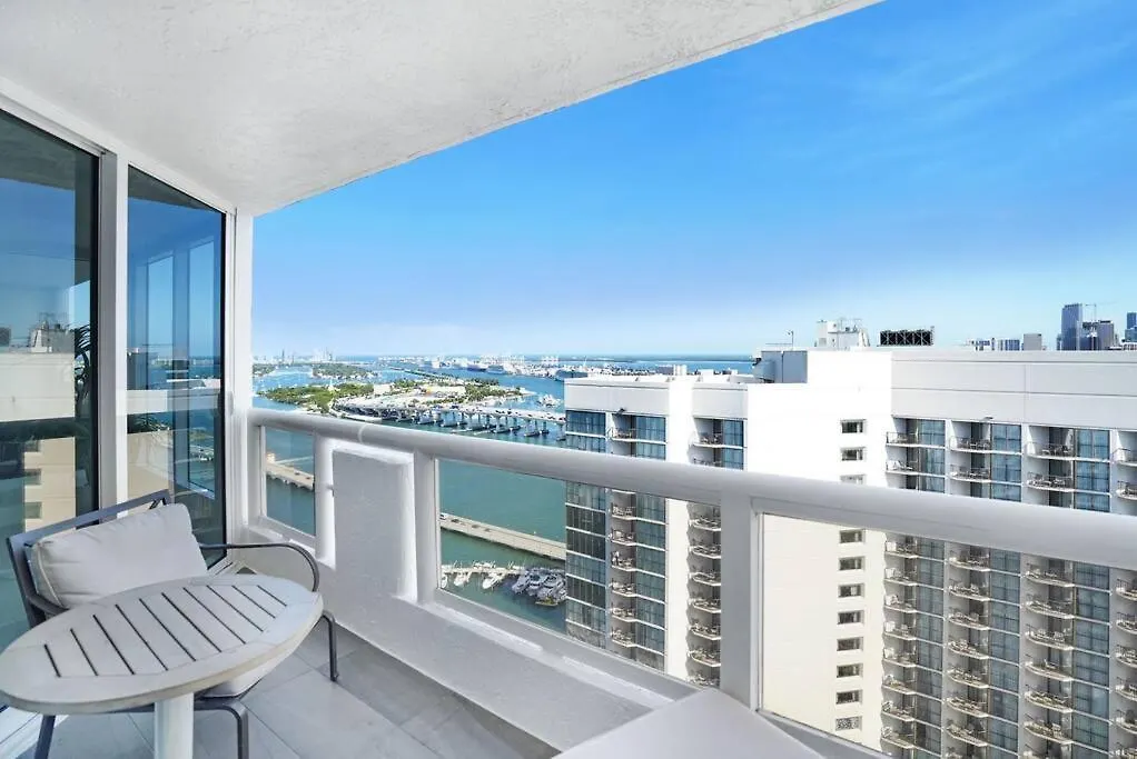 Daire Champagne & Ice! Water Views, 2 Private Balconies!