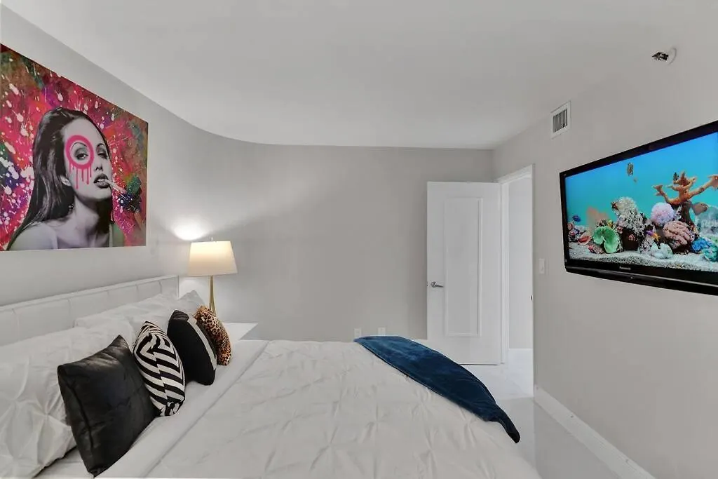 Paradise Found! Skyline And Water Views! Apartament Miami
