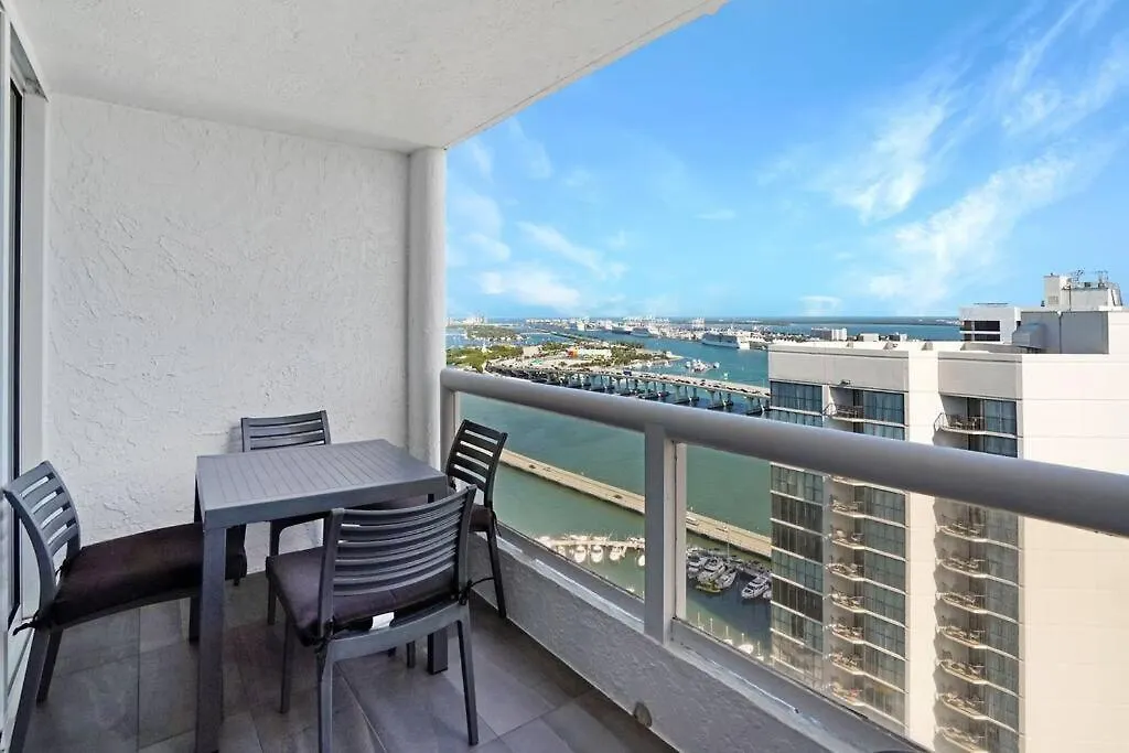 Champagne & Ice! Water Views, 2 Private Balconies! Miami