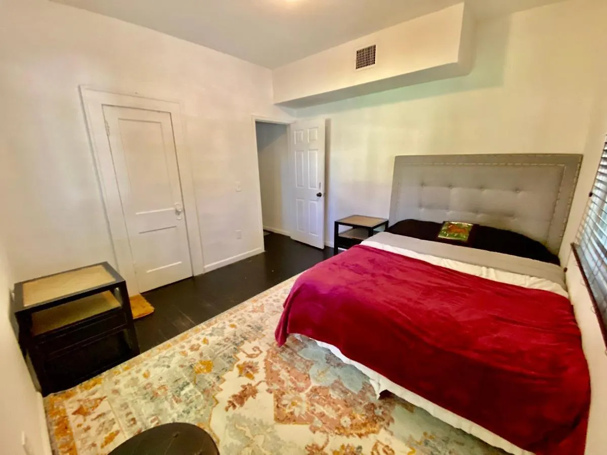 Cool & Cozy Homestay מיאמי