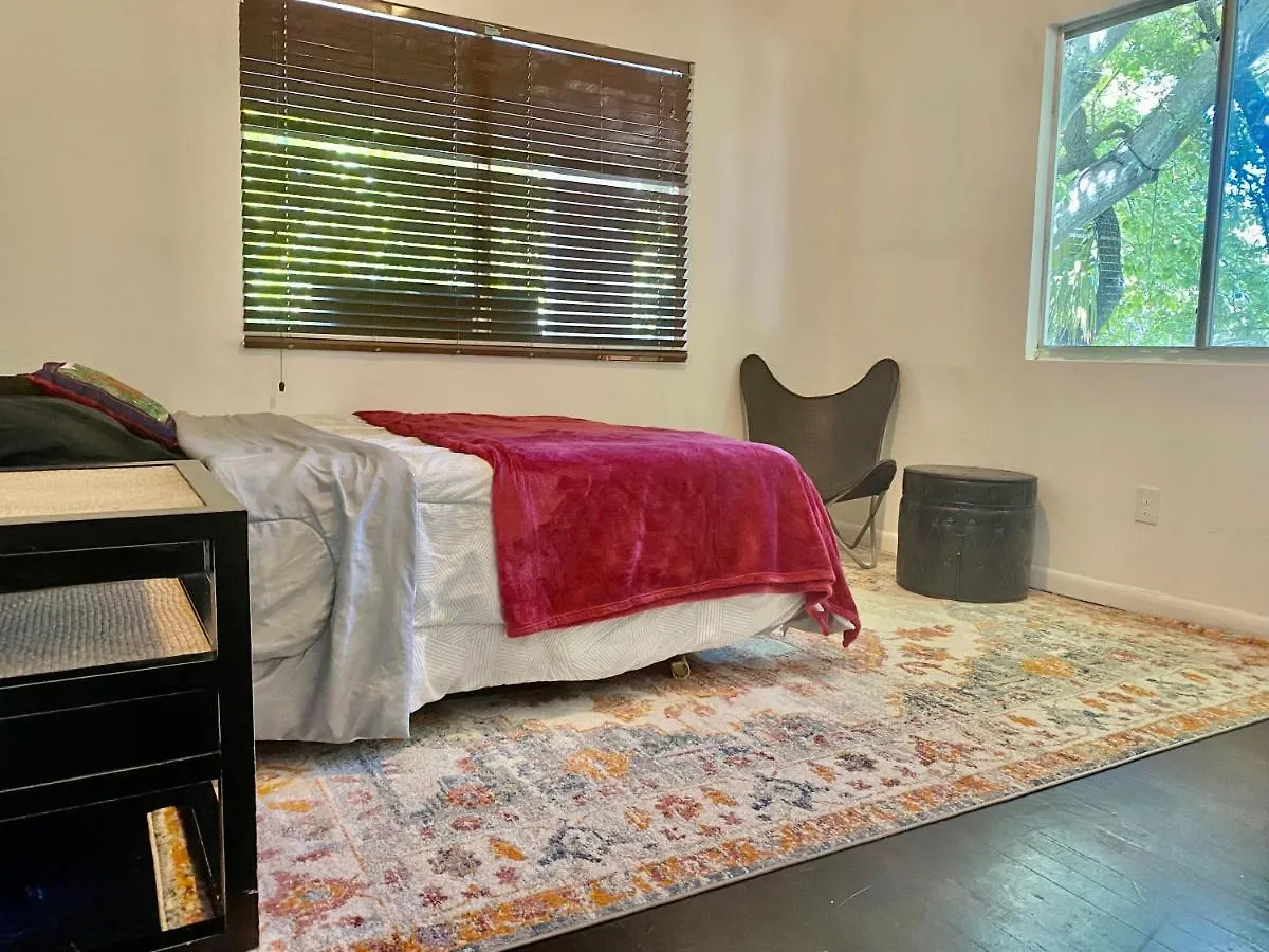 Cool & Cozy Homestay * מיאמי