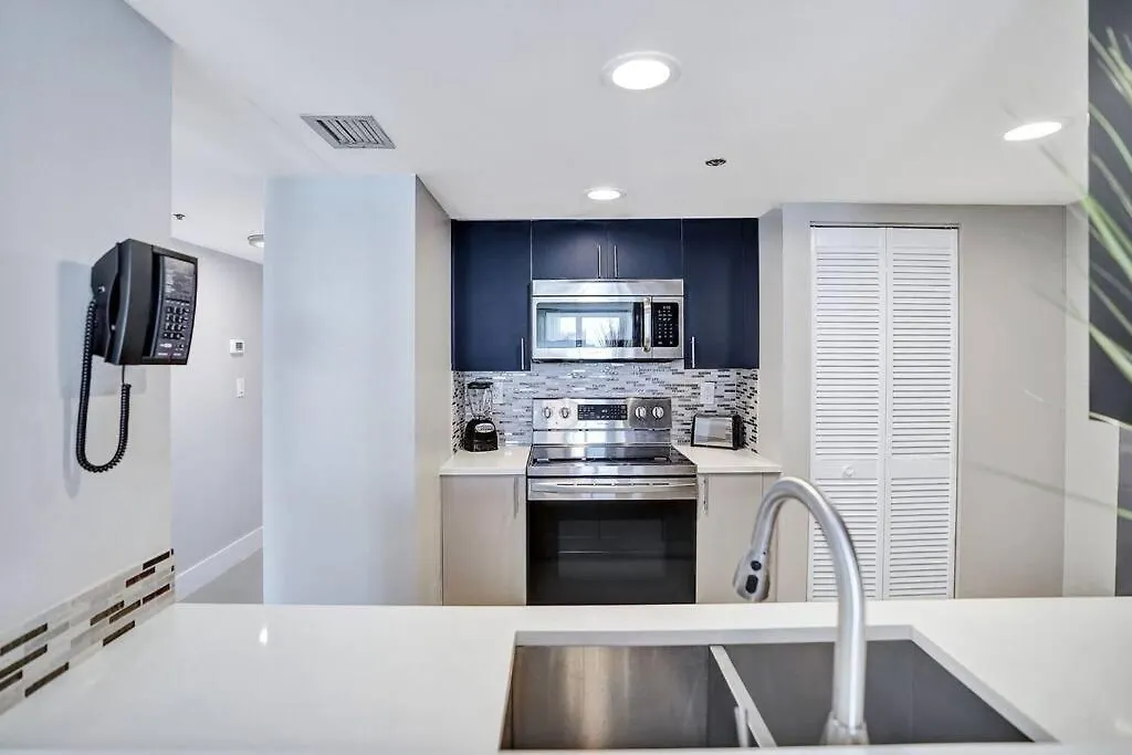 In Love! Skyline Views, Renovated * Miami