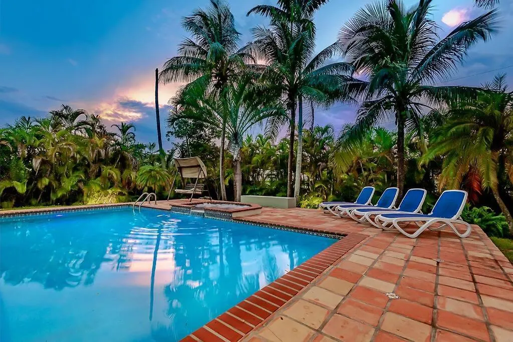 Hébergement de vacances Dream Home/ Pool/jacuzzi/ Fire Pit Miami