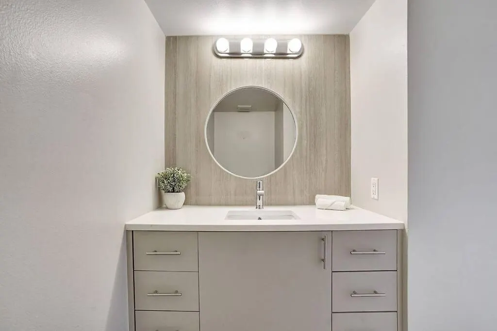 In Love! Skyline Views, Renovated Apartment Miami