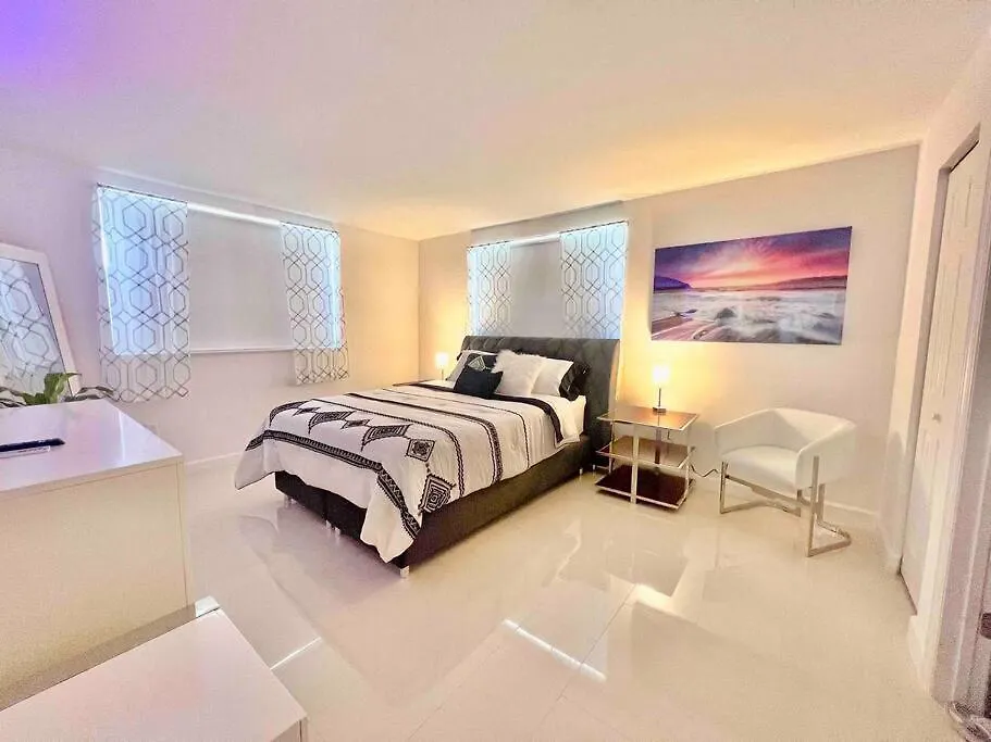 Lovely 2/2 In Shores *