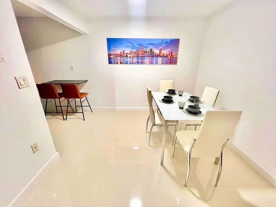 Apartment Lovely 2/2 In Shores Miami