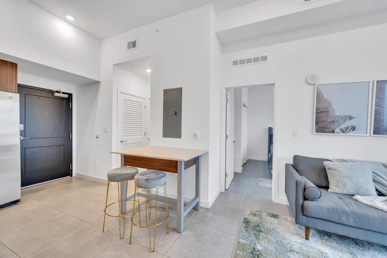 Modern Unit In Downtown With Free Parking 迈阿密