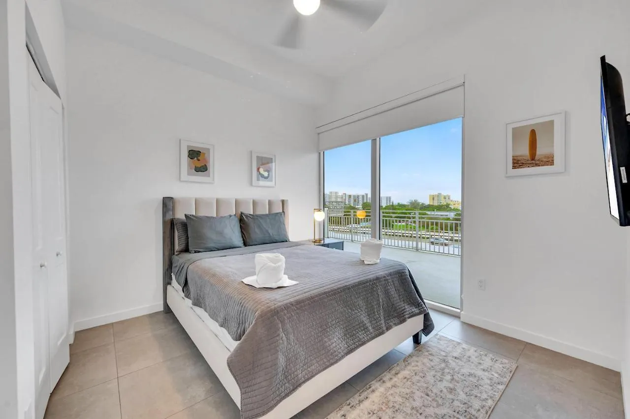 Modern Unit In Downtown With Free Parking * 迈阿密