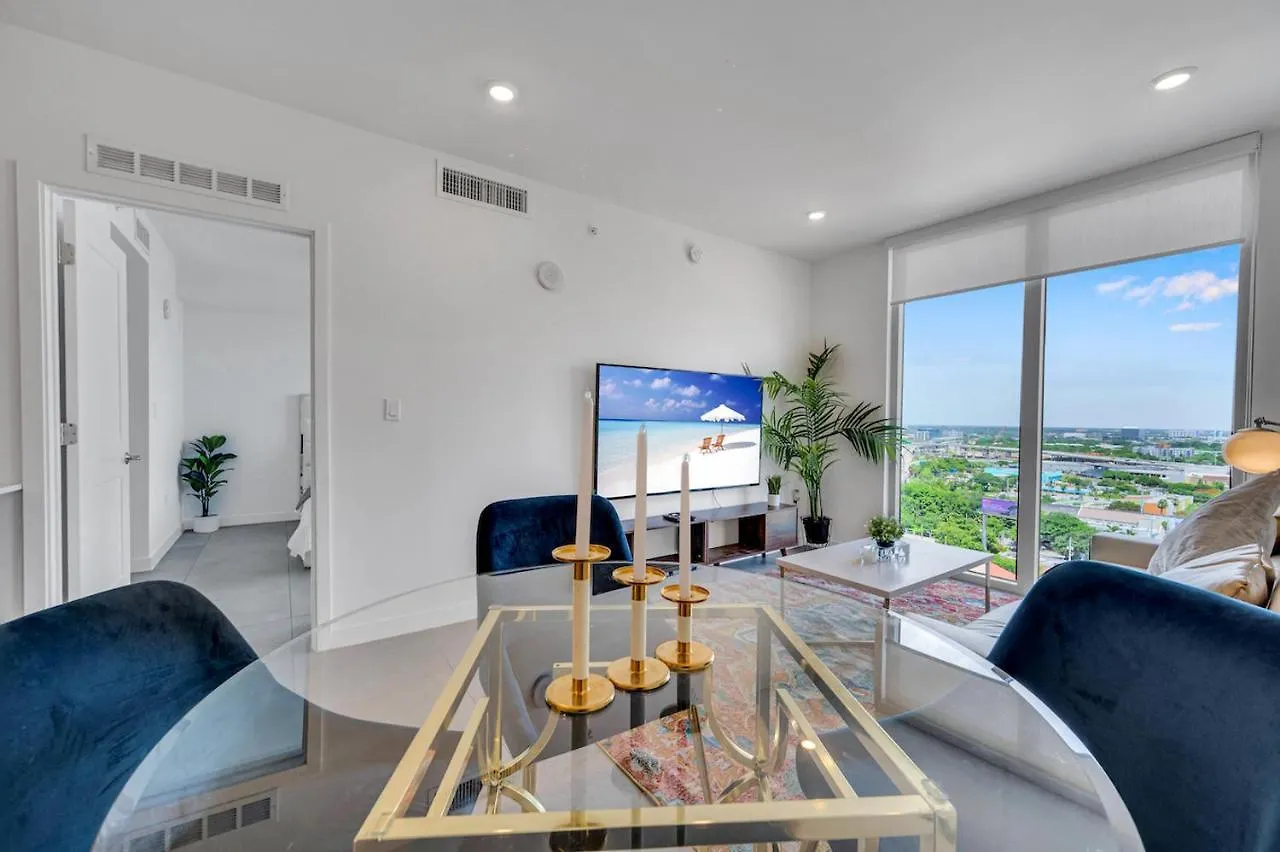 Beautiful With King Bed & Free Parking *
