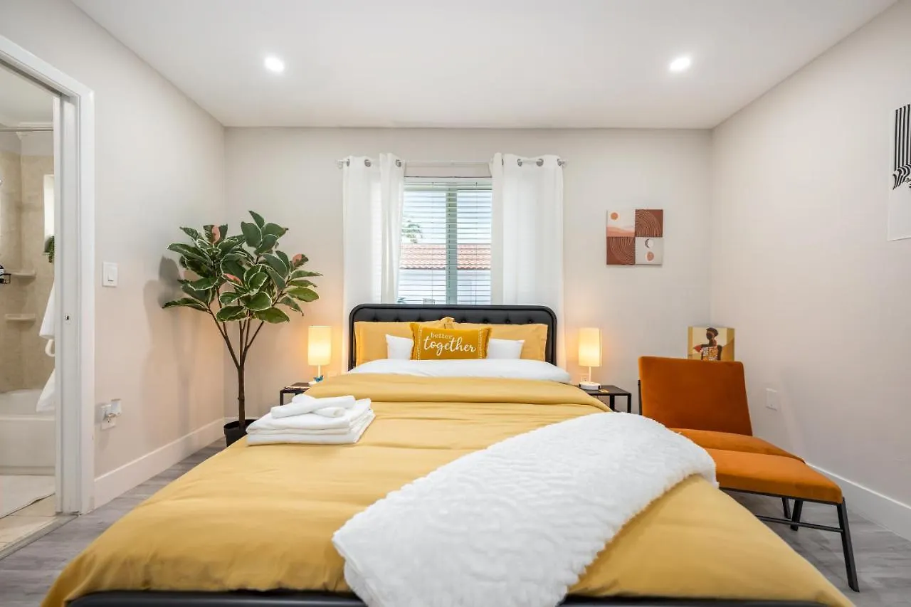 Apartment Serene Haven Stylish Retreat Miami