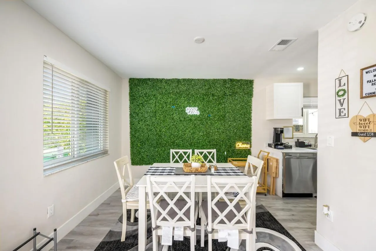 Apartment Serene Haven Stylish Retreat Miami