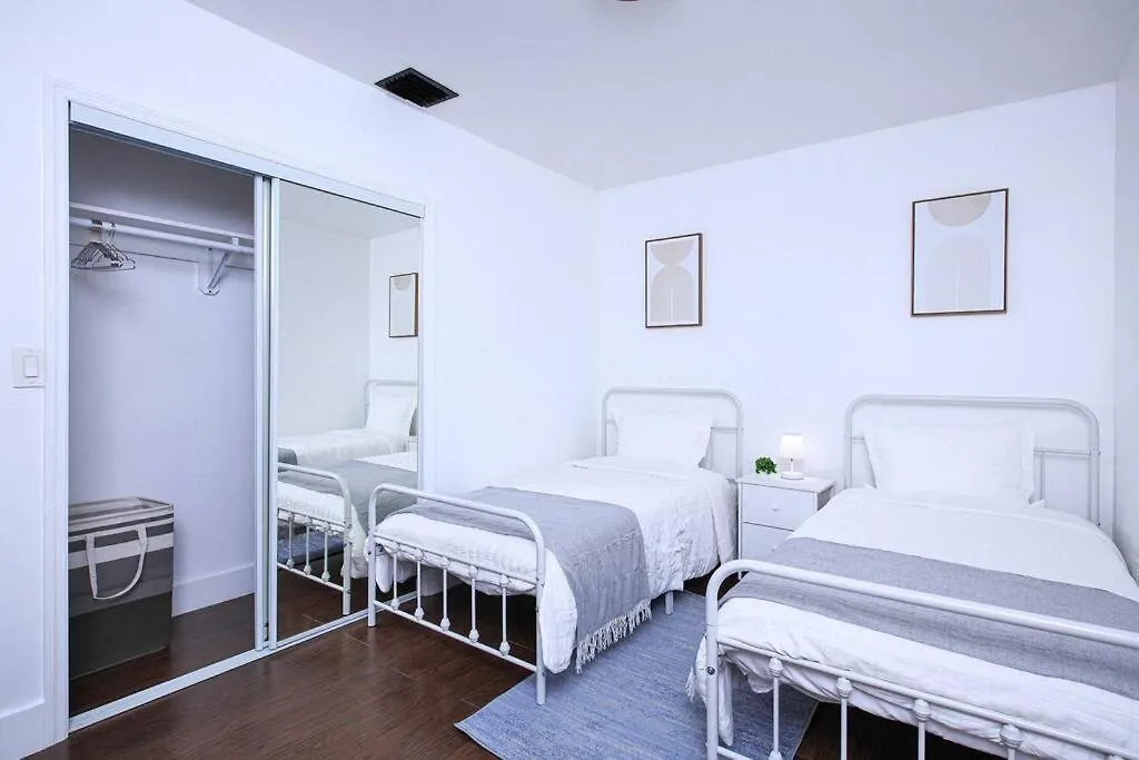 別荘 Cozy Pet-friendly & With Free Parking マイアミ