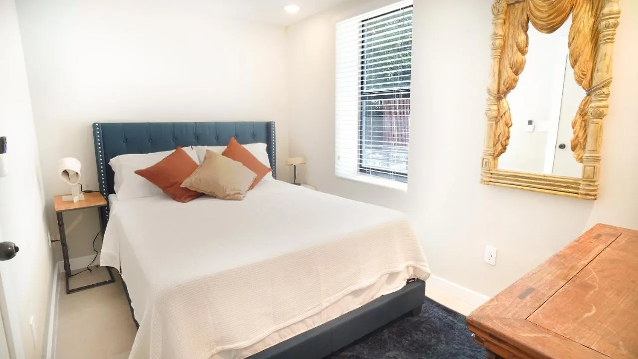 Charming Apartment: Comfort Awaits *