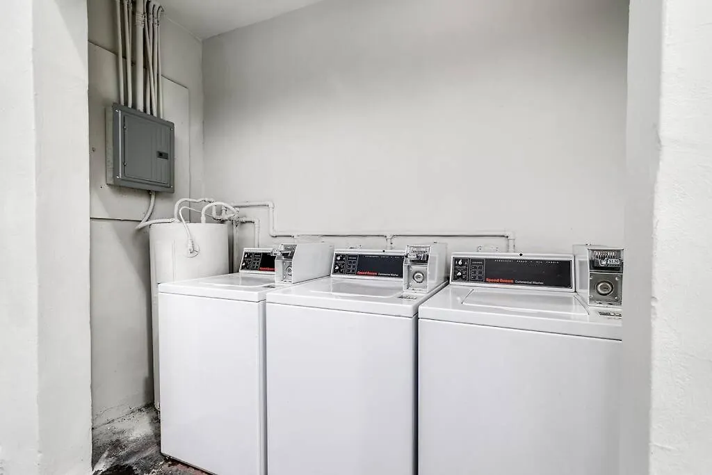 Spacious 2 Bedroom Near Airport Virg 5 * Miami