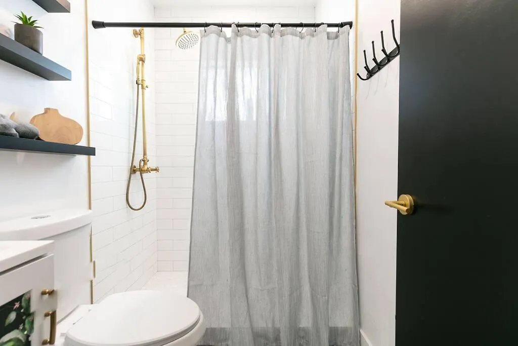 New Home, Pool Near Airport And Beaches, King Bed 度假居
