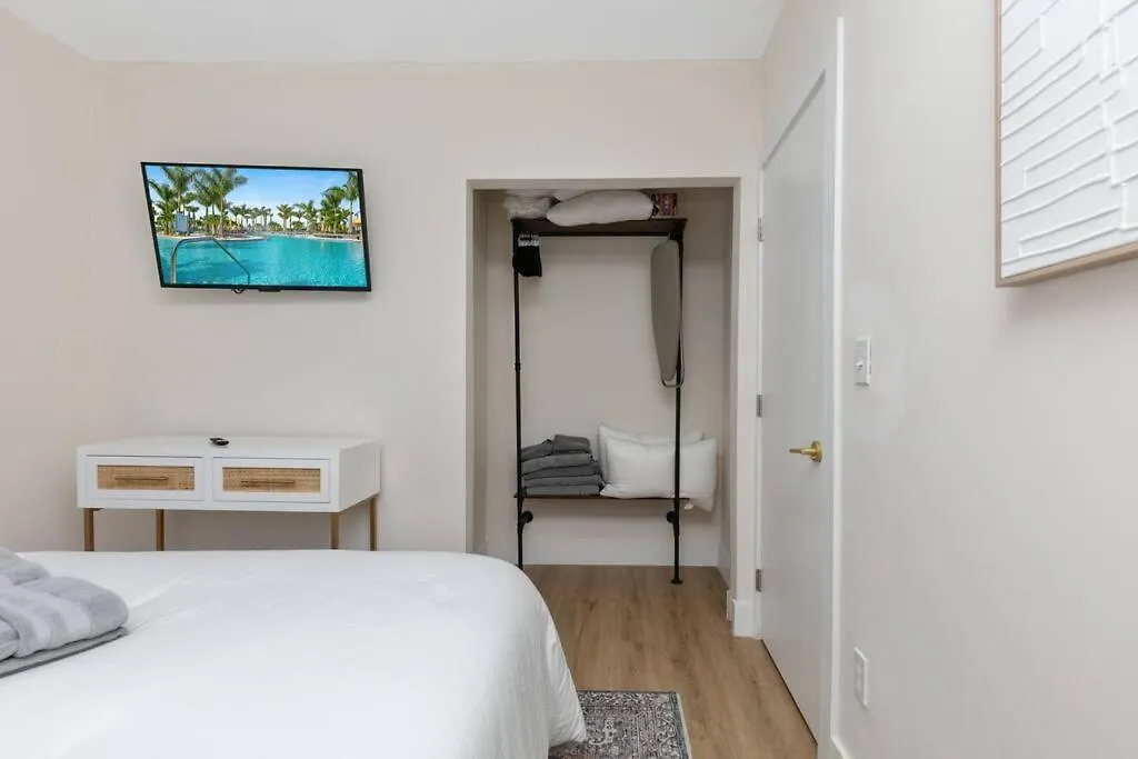 New Home, Pool Near Airport And Beaches, King Bed