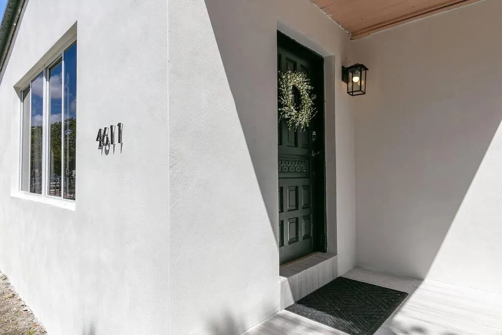 New Home, Pool Near Airport And Beaches, King Bed