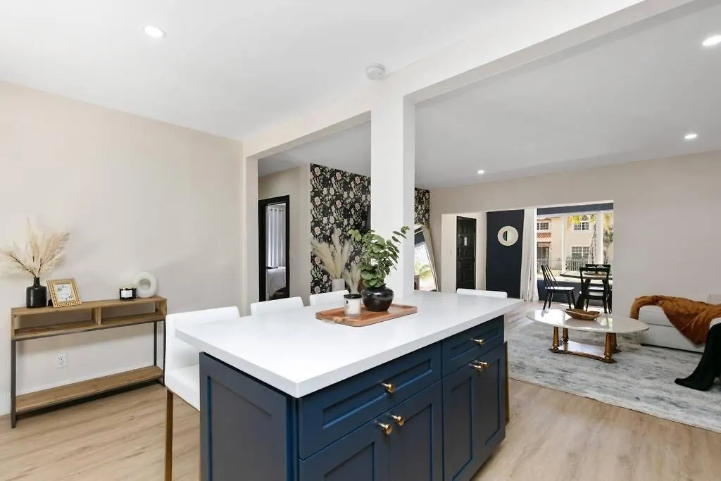 New Home, Pool Near Airport And Beaches, King Bed