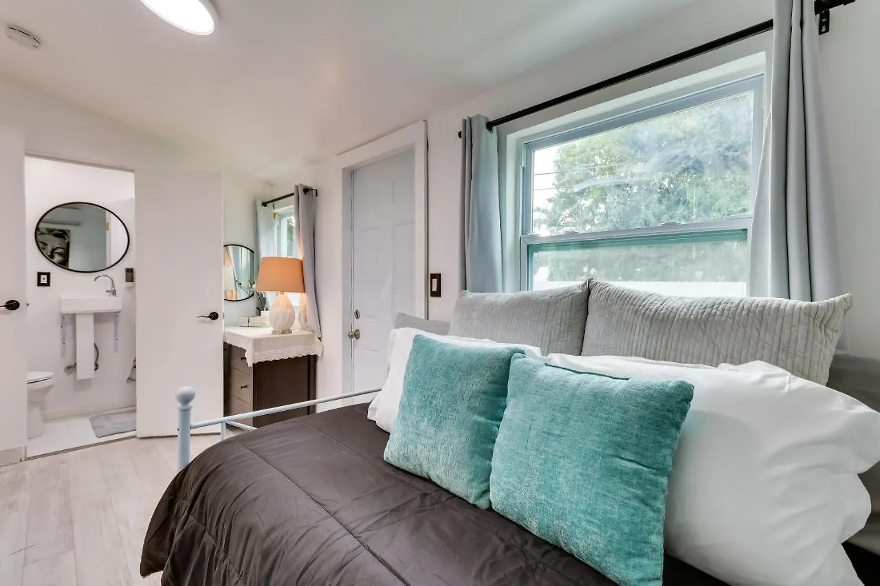 Stylish 2 Mi To Intracoastal Waterway!