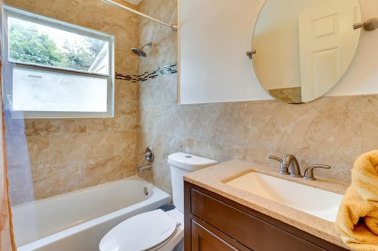 Stylish 2 Mi To Intracoastal Waterway!