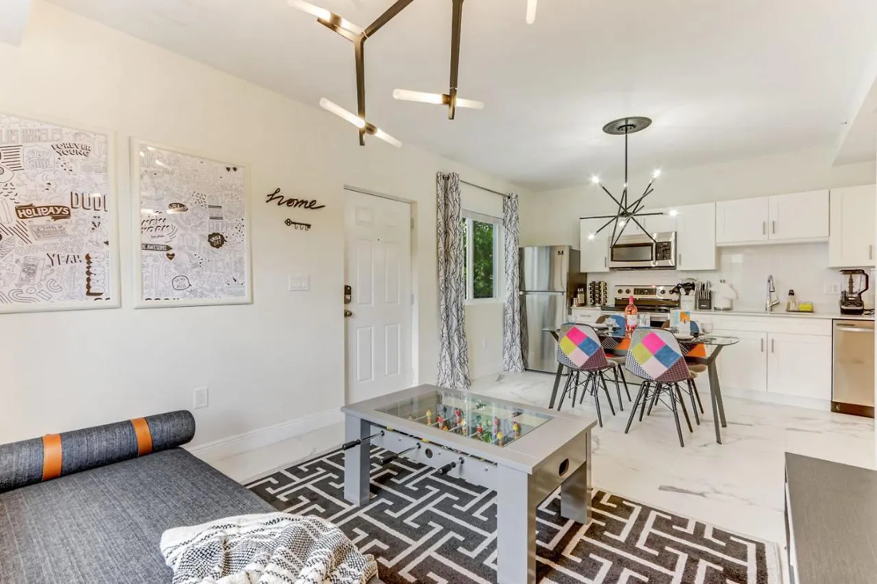 Wynwood Jumbo - Sleeps 16 & Free Parking 아파트 *