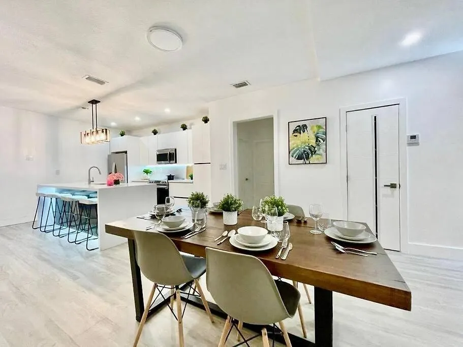 Ferienhaus Eden In - Pool W/ Theater Pool House *