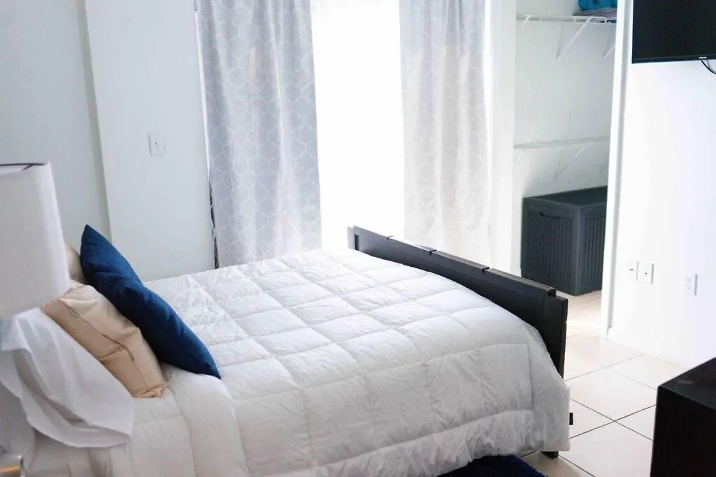 Newly Renovated 5 Min From Airport Apartmán Miami